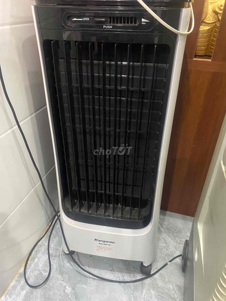 Quạt điều hòa Kangaroo KG50F18 Trắng đen tạo ẩm. Mua bán Quạt tại Huyện Bố Trạch Quảng Bình được đăng bởi Thuận hình 1