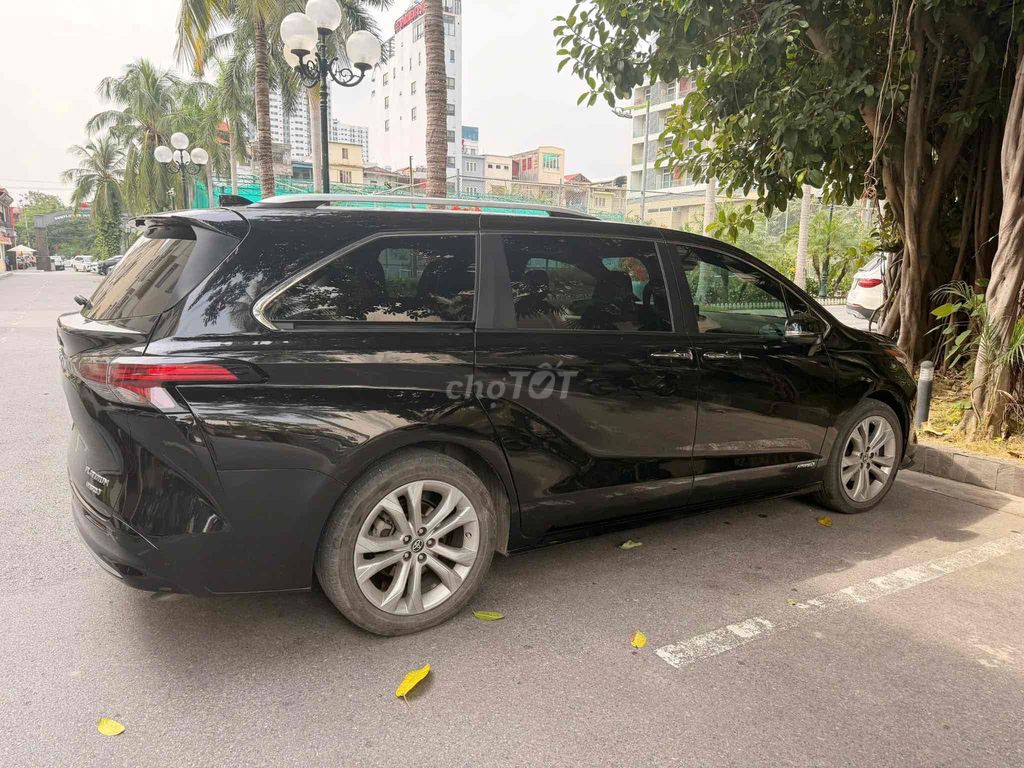 Toyota Sienna Limited 2021 Đen 28.xxx km. Mua bán Ô tô tại Thành phố Thủ Đức Tp Hồ Chí Minh được đăng bởi Lâm Quang Trí hình 3