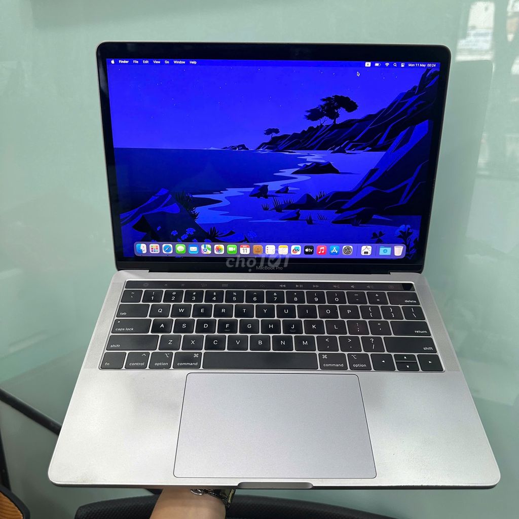 MacBook Pro 2019 13 inch/16G/256G giá cực tốt. Mua bán Laptop tại Quận Tân Bình Tp Hồ Chí Minh được đăng bởi Nguyễn thế duy hình 1