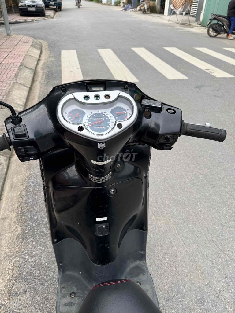 Cần bán xe như hình nhập Ý,zin đét 150 cc. Mua bán Xe máy tại Huyện Hưng Hà Thái Bình được đăng bởi Nguyễn Bình hình 5