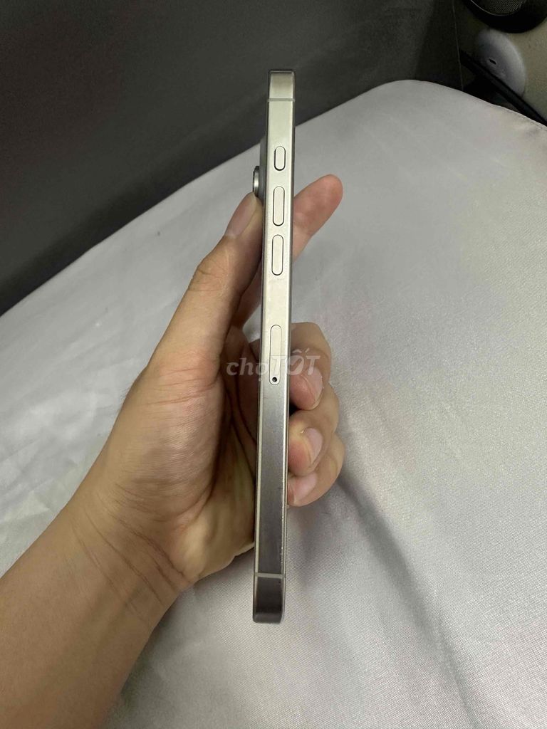 Apple iPhone 16 Pro Max 256GB Bạc. Mua bán Điện thoại tại Huyện Kiến Thuỵ Hải Phòng được đăng bởi Phong hình 1