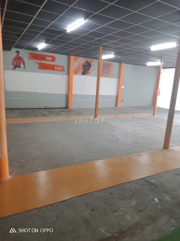 Cho thuê mặt bằng nguyên căn 12 x 25m Mt đường số Lâm Văn Bền Q7