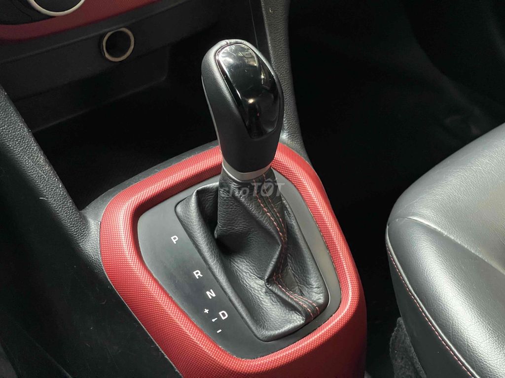 Hyundai i10 2015 1.2 bản đủ Tự động Trắng