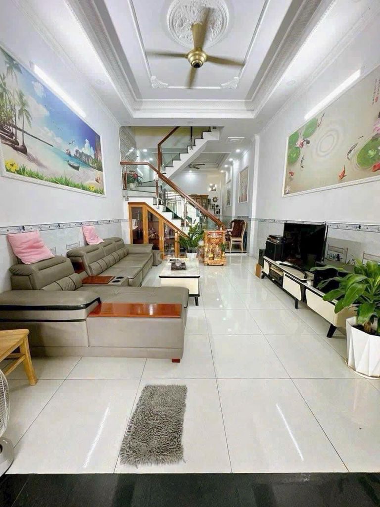 Nhà đẹp 1 trệt 1 lầu mặt tiền  70m2 Huỳnh Thị Tươi gần Chùa Tân Long