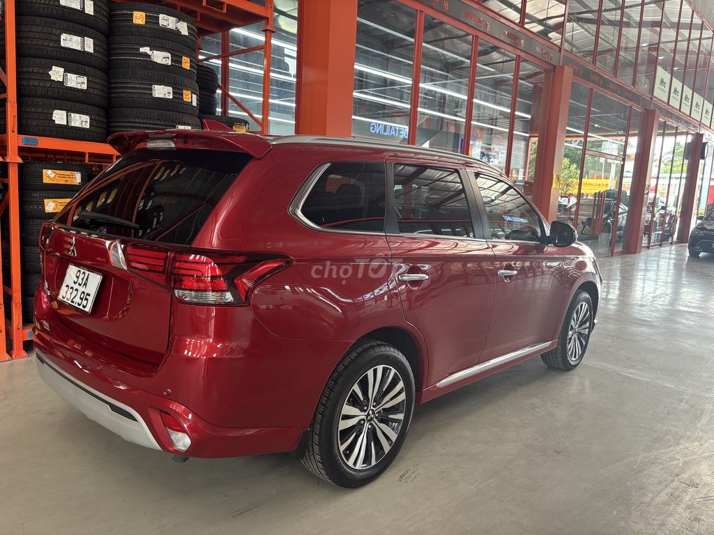 Mitsubishi Outlander Đỏ 7 chỗ. Mua bán Ô tô tại Thành phố Thủ Dầu Một Bình Dương được đăng bởi Mr Việt Mitsubishi BD hình 4