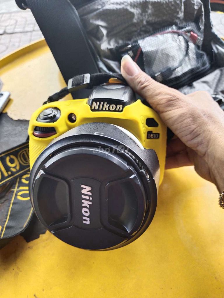 Nikon D610 kèm lend 24/85  giá 11tr