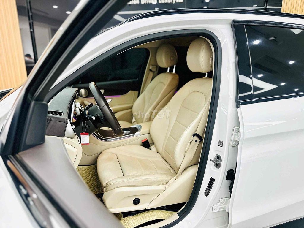 Mercedes GLC200 4Matic 2022 V1. Mua bán Ô tô tại Quận 7 Tp Hồ Chí Minh được đăng bởi Hoàng Anh Tuấn hình 8