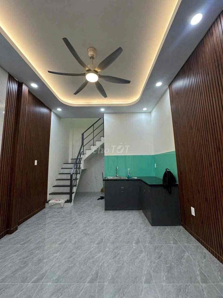 CHỈ 2.35 TỶ  – SỔ HỒNG RIÊNG 🏡 NHÀ 2 TẦNG – CÁCH MẶT TIỀN 2 CĂN