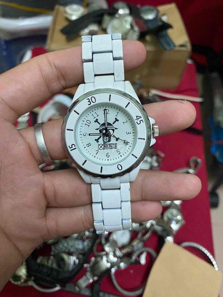 Đồng hồ hoạt hình One Piece trắng size 39mm nam. Mua bán Đồng hồ tại Huyện Thủ Thừa Long An được đăng bởi MINH PHAT hình 1