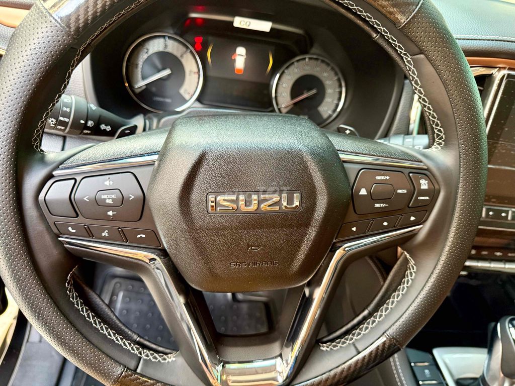 Isuzu Mu X 2022 - bản Pre 4x4 odo 9000km. Mua bán Ô tô tại Quận Gò Vấp Tp Hồ Chí Minh được đăng bởi Bình An Ôtô  hình 12