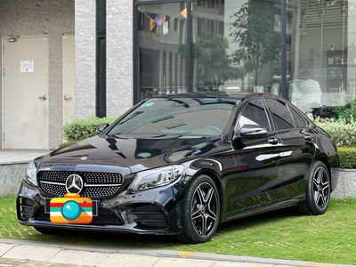 Mercedes-Benz C300 2019 Đen 5 chỗ