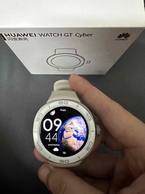 Đồng hồ thông minh Huawei GT Cyber