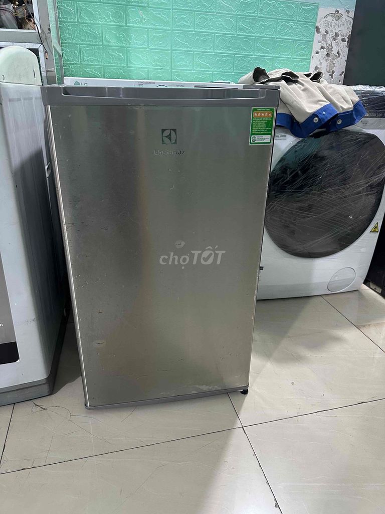 tủ lạnh Electrolux 93l. Mua bán Tủ lạnh tại Thành phố Thủ Đức Tp Hồ Chí Minh được đăng bởi Điện  máy HT hình 1