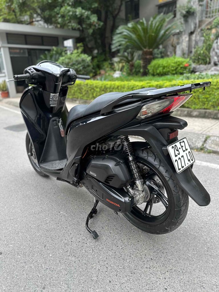 SH Việt Nam 2017! 125 phanh Cbs . máy zin - 9 chủ. Mua bán Xe máy tại Quận Hoàng Mai Hà Nội được đăng bởi Xe Máy Quân Oanh  hình 3