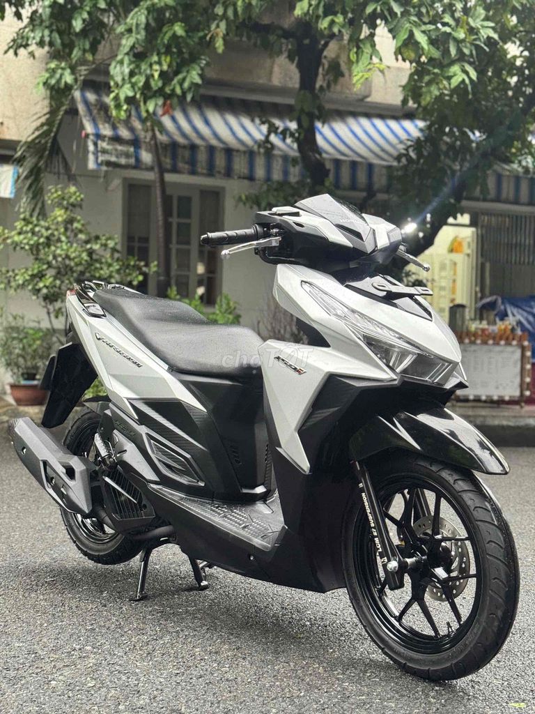 Vario 150 2018 Серебристо-черный Sporty 30 000 км б/у