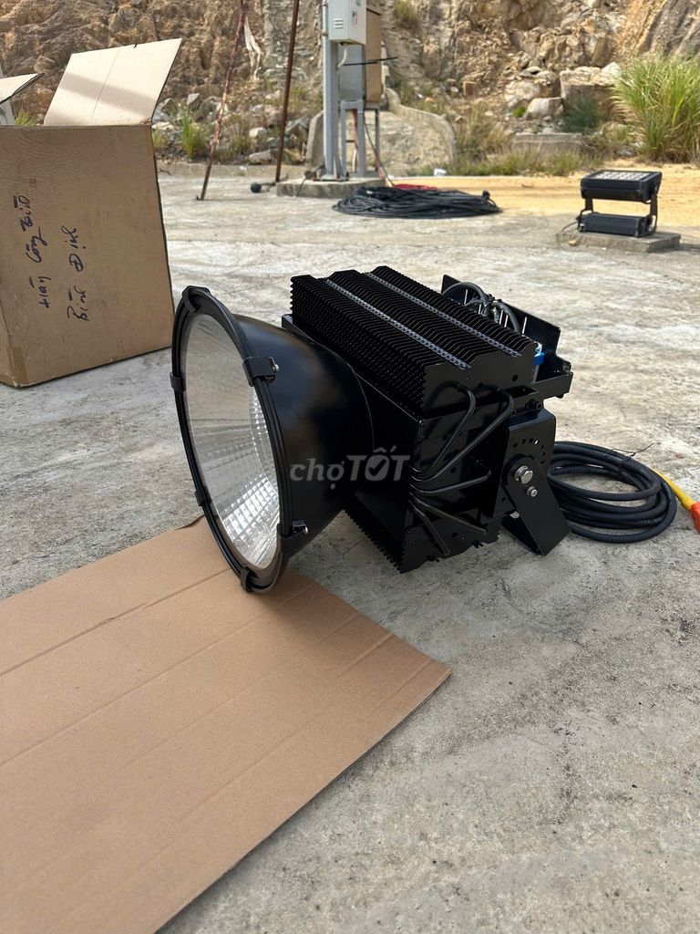 Đèn pha LED Philips 500W Nhôm Đen Mới 100%. Mua bán Đèn tại Quận Tân Phú Tp Hồ Chí Minh được đăng bởi Quạt trần QViFa hình 1