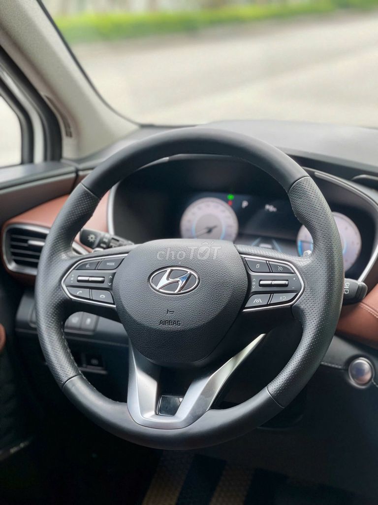 Hyundai SantaFe 2021 máy dầu 2.2D HTRAC - 50000 km. Mua bán Ô tô tại Quận Long Biên Hà Nội được đăng bởi Lê Huy hình 5
