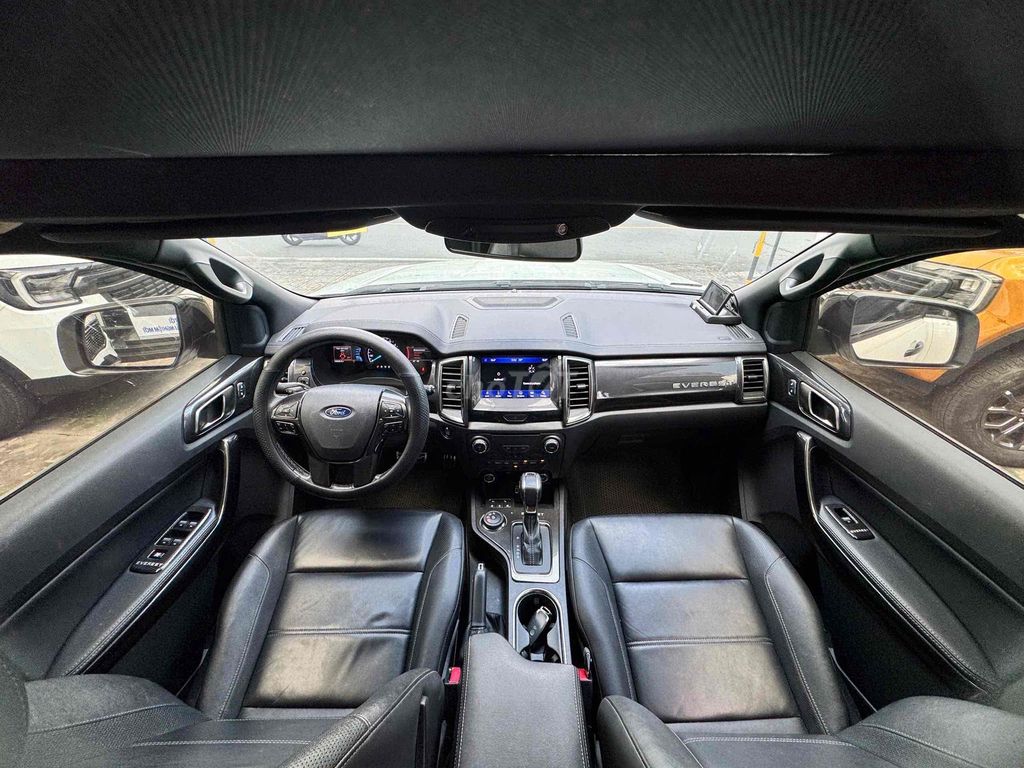 Everest 2 cầu xe đi rất ít bán tại Đại Lý Ford. Mua bán Ô tô tại Quận Tân Bình Tp Hồ Chí Minh được đăng bởi FORD PHỔ QUANG XE CŨ hình 5