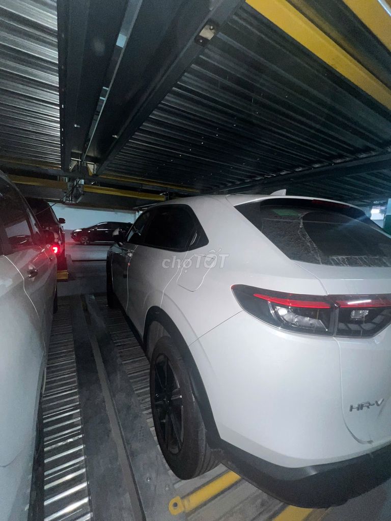 Honda HR-V 2023 L - 9000 km. Mua bán Ô tô tại Thành phố Dĩ An Bình Dương được đăng bởi Hồng hình 5