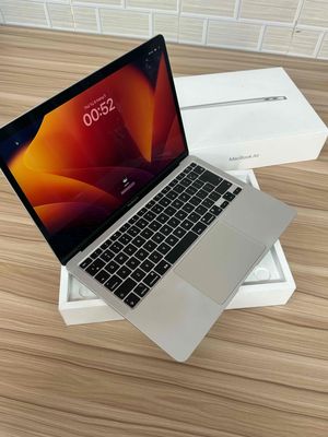 Macbook Air retina 2020 -13 inch  👉 Chips Apple