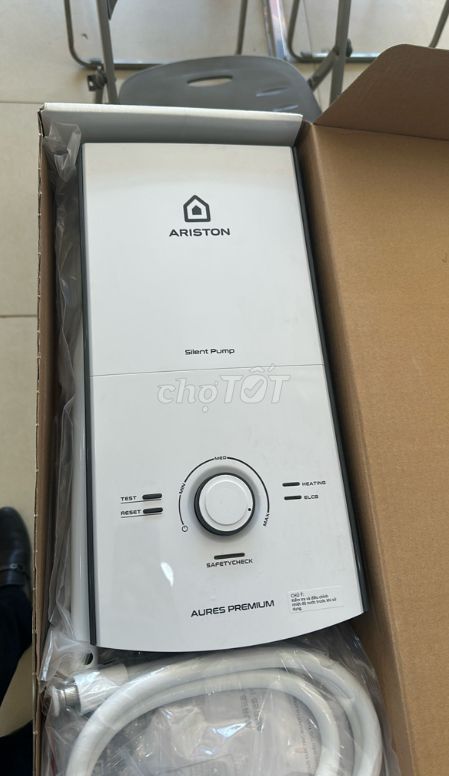 MÁY NƯỚC NÓNG TRỰC TIẾP ARISTON CÓ BƠM BH24T