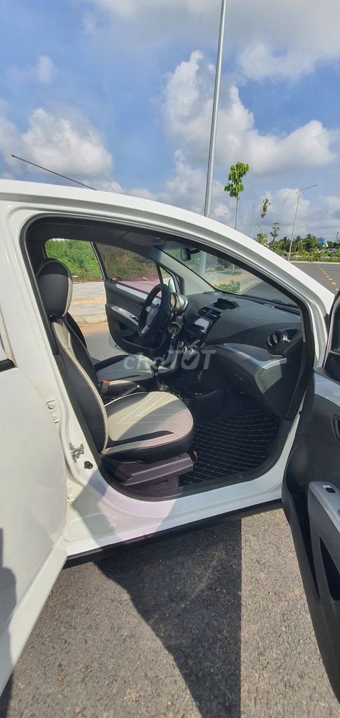 Chevrolet Spark 2017 màu trắng, máy 1.2, 5 chỗ.. Mua bán Ô tô tại Quận Ninh Kiều Cần Thơ được đăng bởi Nguyễn Tài hình 9