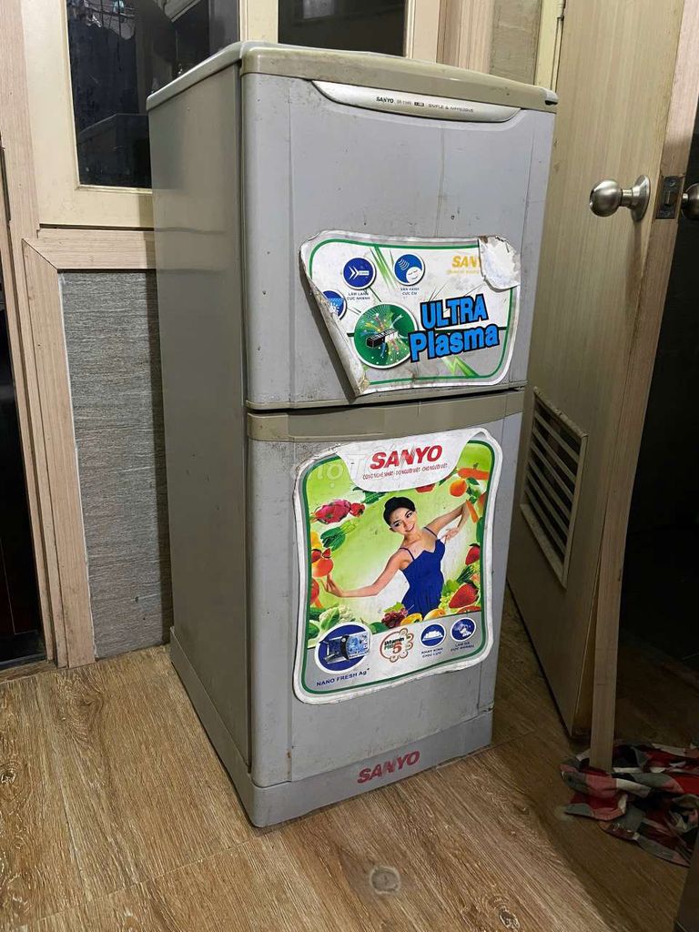 Tủ lạnh Sanyo 110 lít Xám đã sử dụng. Mua bán Tủ lạnh tại Quận Cầu Giấy Hà Nội được đăng bởi Nguyên hình 1
