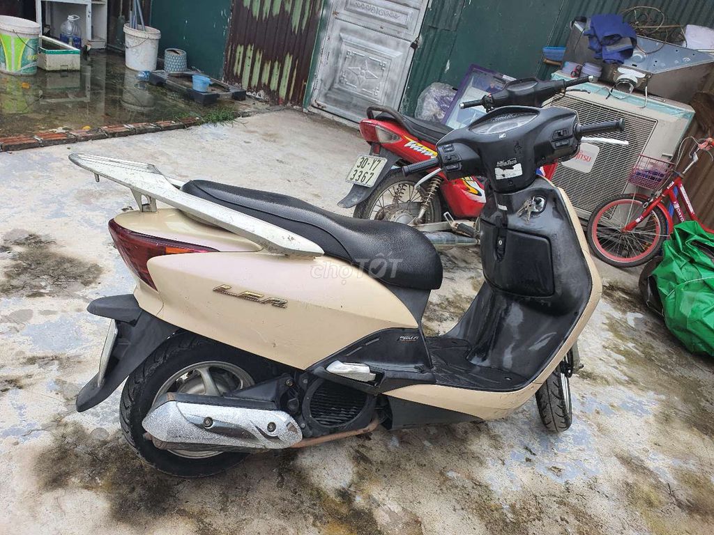 Honda Lead 2011 108cc Желто-Черный Вьетнам