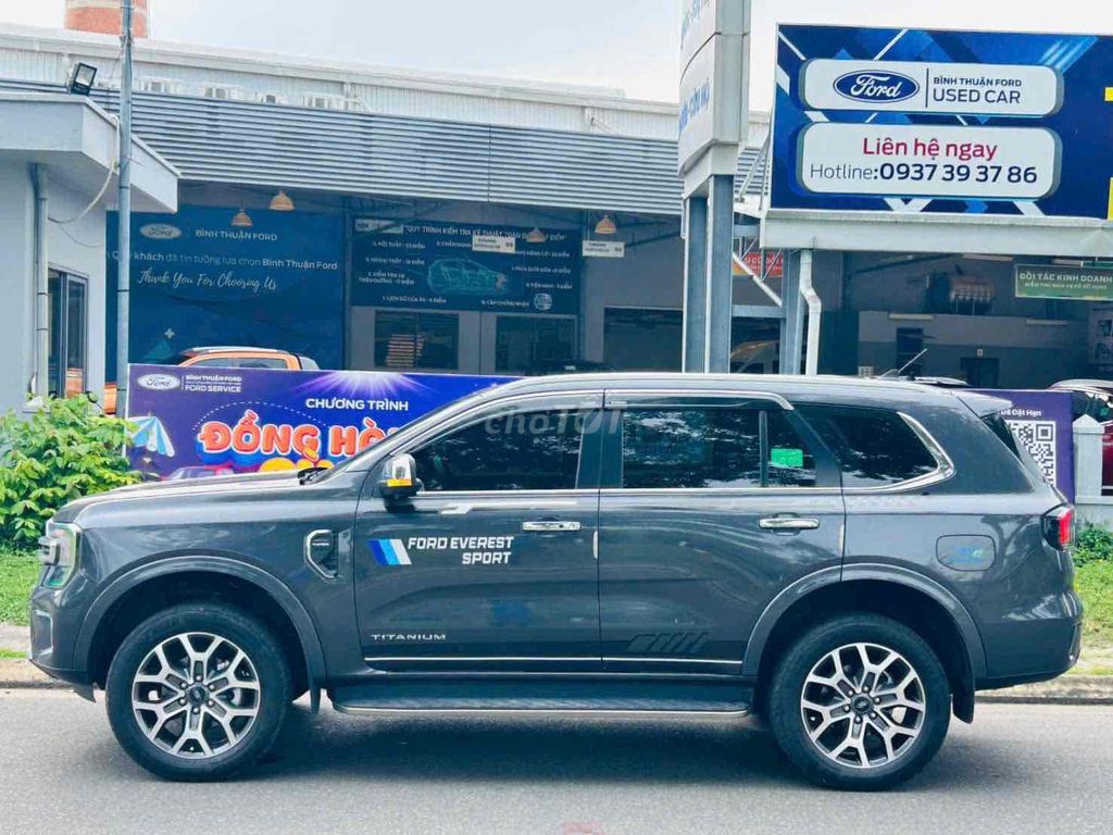 Ford Everest 2023 Titanium 2.0L 4x2 AT - 46000 km. Mua bán Ô tô tại Thành phố Phan Thiết Bình Thuận được đăng bởi Minh Thiện hình 3
