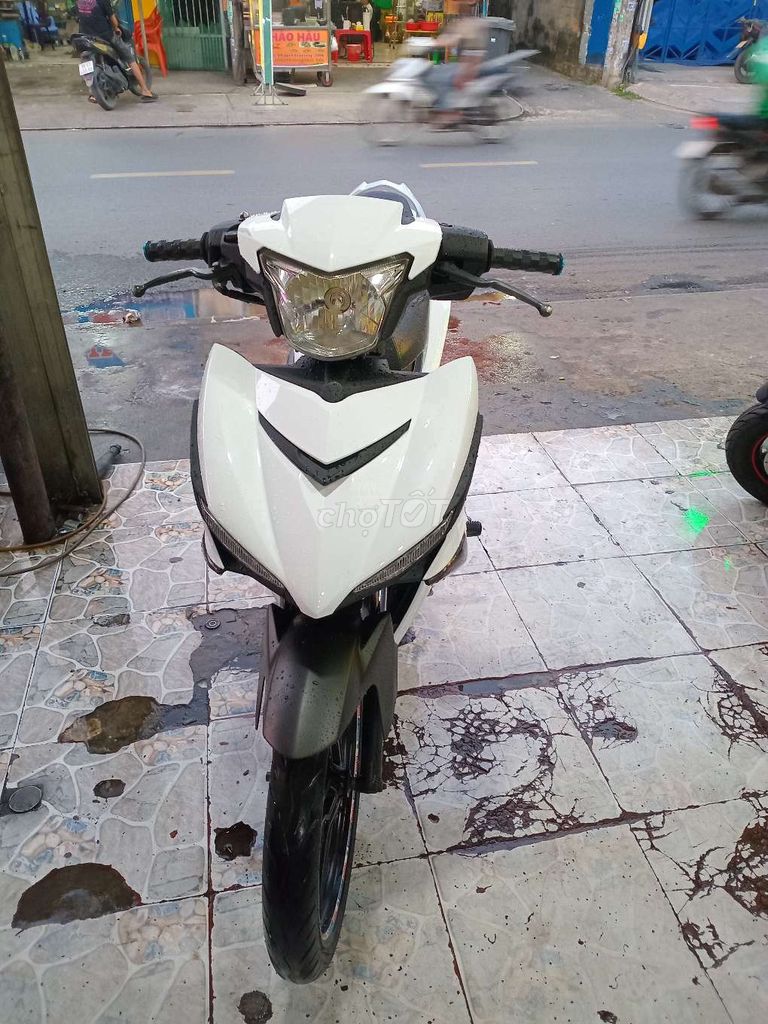 Yamaha Exciter màu Trắng. Mua bán Xe máy tại Quận Bình Tân Tp Hồ Chí Minh được đăng bởi Cường phát  hình 1
