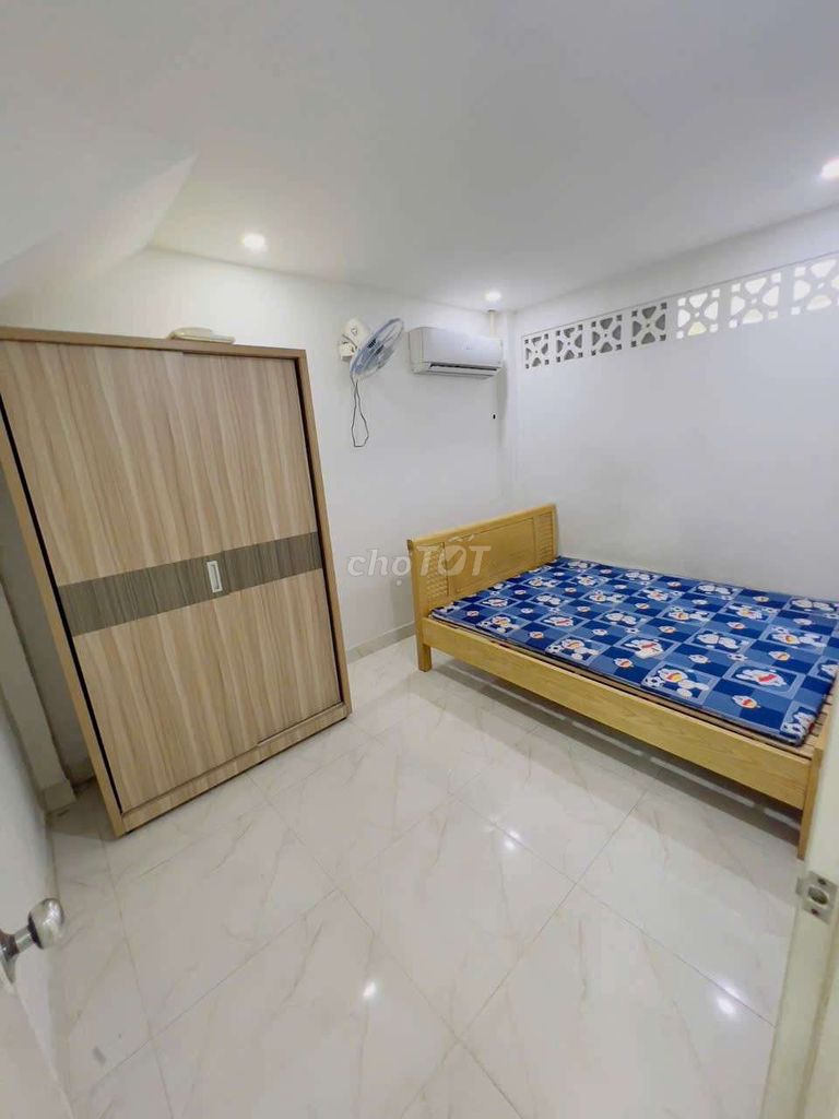 cho thuê nhà 4x15 lê văn thọ p11 Gò Vấp hẻm xe hơi 2 phòng ngủ giá 8tr