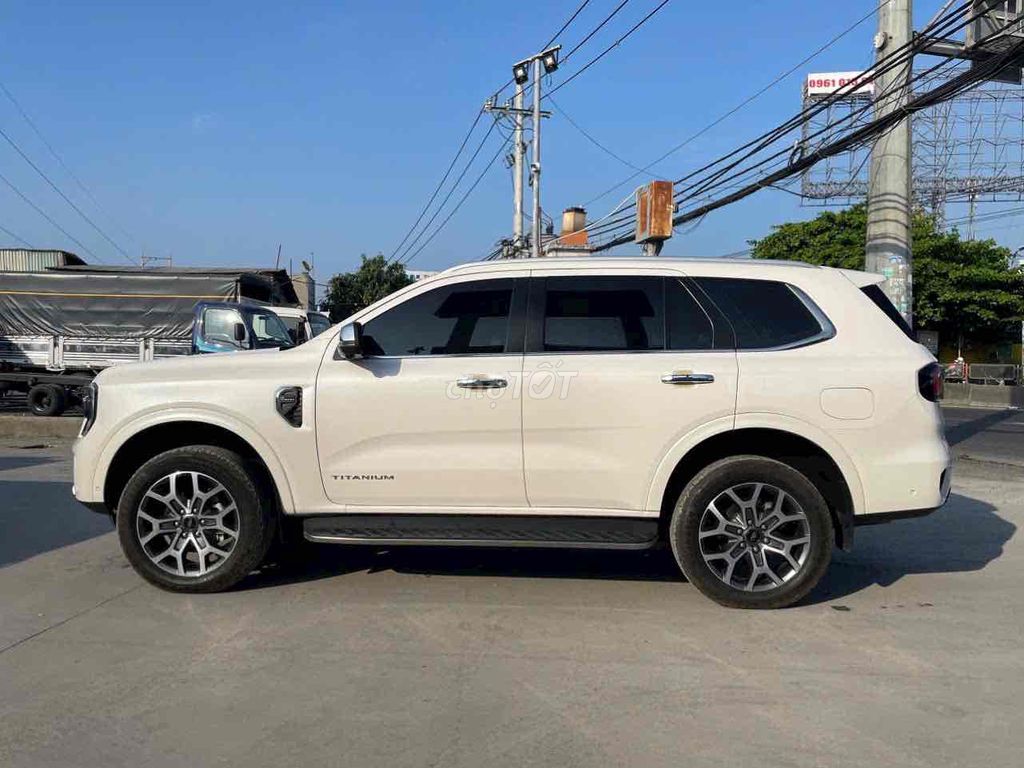 Ford Everest Titanium+ 2.0L AT 2 Cầu 1 Chủ Đi Kỹ. Mua bán Ô tô tại Quận Tân Bình Tp Hồ Chí Minh được đăng bởi TRUNG TÂM XE LƯỚT CHÍNH HÃNG hình 5