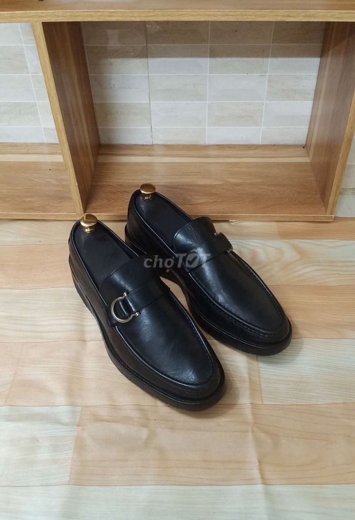 Giày Loafer FERRAGAMOO size 42