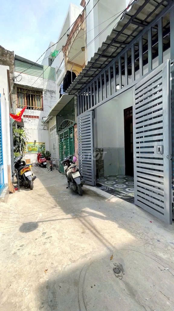 Nhà Hóc Môn 1ty580 72m2 4x17 ngộp sổ riêng chính chủ tôi bán có TL. Mua bán nhà ở tại Huyện Hóc Môn Tp Hồ Chí Minh được đăng bởi Cô Cúc hình 1