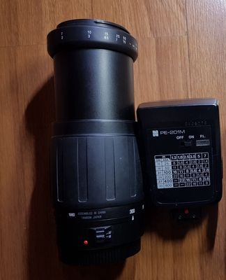 Ống kính Tamron 186D tele-macro và đèn Flash