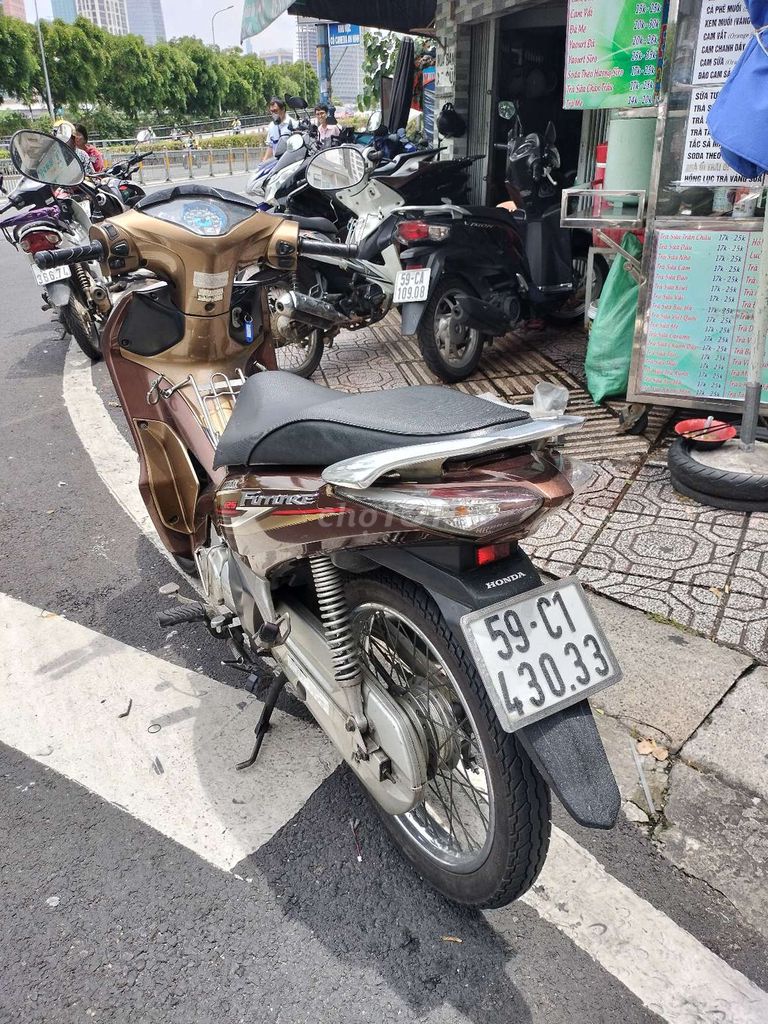 Bán xe future 125 màu vàng đen chính chủ. Mua bán Xe máy tại Quận 4 Tp Hồ Chí Minh được đăng bởi Vo van dung hình 4