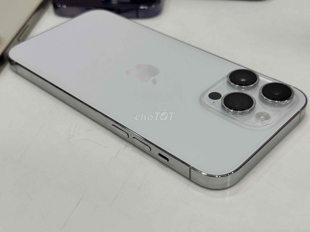 Apple iPhone 14 Pro Max 128G Bạc. Mua bán Điện thoại tại Thị xã Bến Cát Bình Dương được đăng bởi Roland Garox hình 1