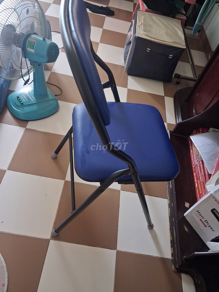 Ghế gấp Kim loại, Đệm Xanh dương Gấp gọn. Mua bán Bàn ghế tại Quận Gò Vấp Tp Hồ Chí Minh được đăng bởi hoàng thị trang anh hình 1