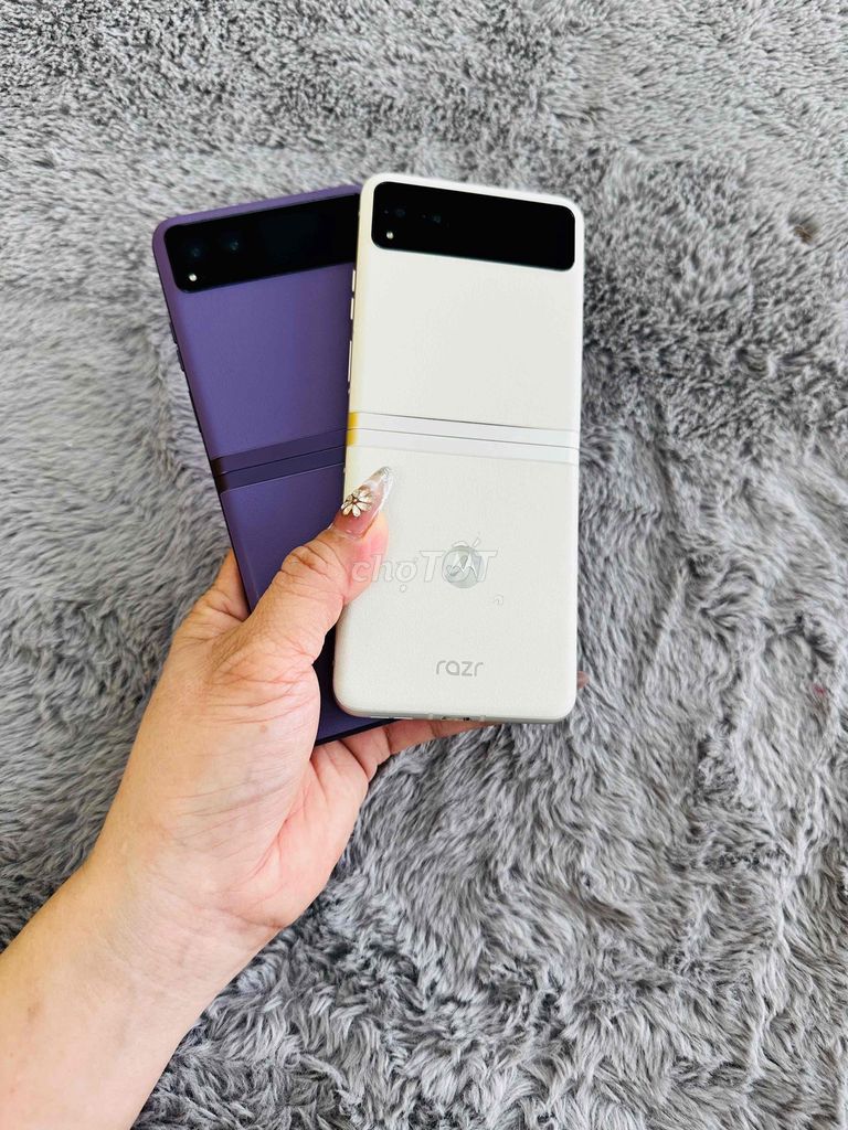Motorola Razr 40S 2Sim 256GB. Bảo Hành 06 Tháng. Mua bán Điện thoại tại Quận Bình Tân Tp Hồ Chí Minh được đăng bởi Hoàng Anh hình 1