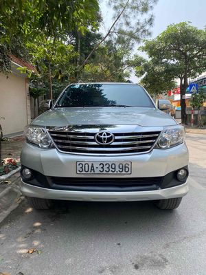 Bán xe Toyota Fortuner 2014 AT 4x2