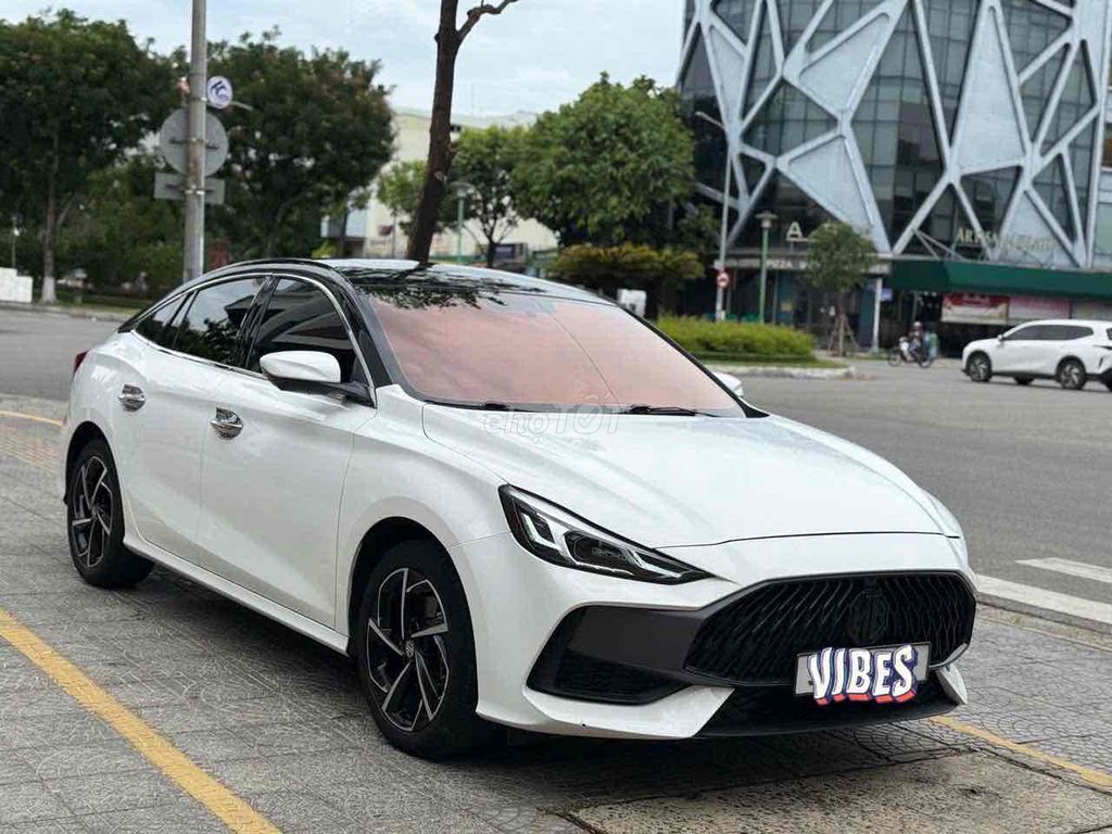 MG MG5 Роскошь 2022 Белая