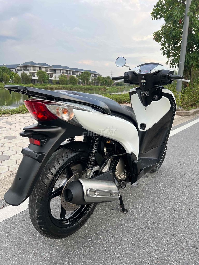 Sh nhập 3 cục 2011 9c 5002 máy zin chưa chạm. Mua bán Xe máy tại Huyện Long Thành Đồng Nai được đăng bởi Hải Nguyễn hình 7