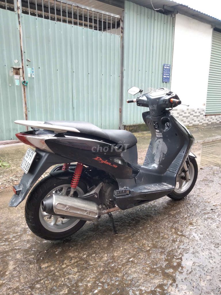 Honda Dylan 150cc черный, тихий двигатель, отличное состояние