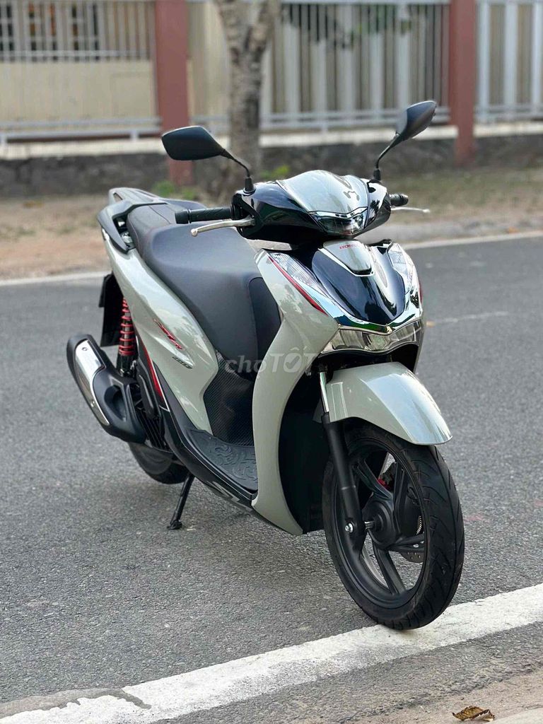 HONDA SH160 BAO HỒ SƠ – LƯỚT 12.000KM – CHÍNH. Mua bán Xe máy tại Thị xã Tân Uyên Bình Dương được đăng bởi Hồ Hoàng Cảnh   hình 6