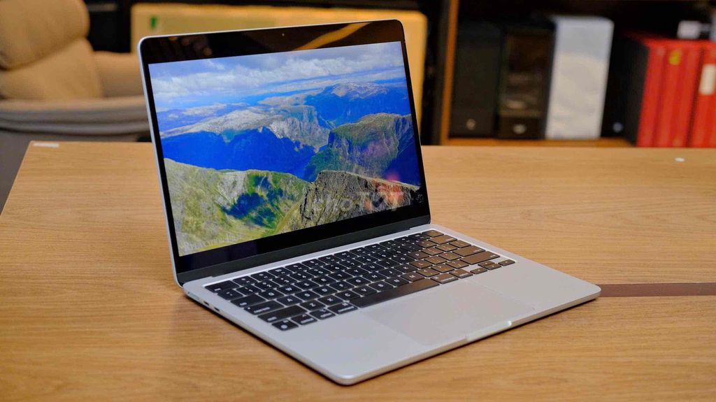MacBook Air M3 13 inch 16GB/512GB đẹp 99%. Mua bán Laptop tại Quận Bình Thạnh Tp Hồ Chí Minh được đăng bởi Vân Anh 2Tech House hình 1