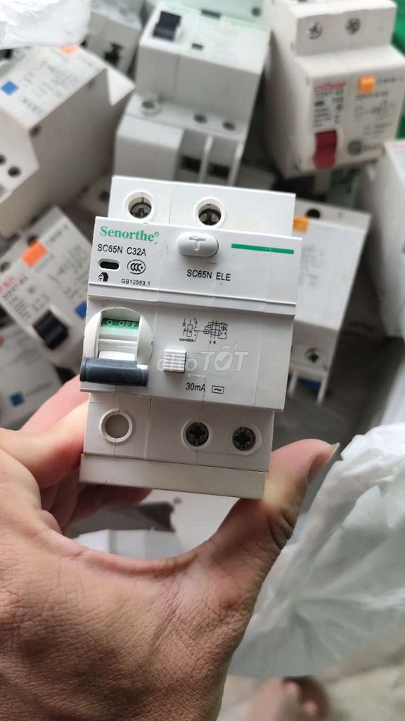 Aptomat chống giật Senorthe SC65N C32A Trắng. Mua bán Đồ chuyên dụng, Giống nuôi trồng tại Huyện Bình Chánh Tp Hồ Chí Minh được đăng bởi Thom Duong hình 1