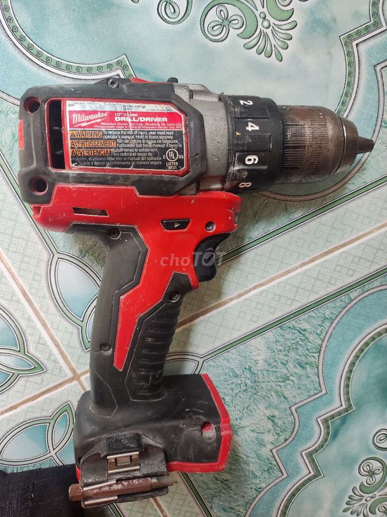 Máy khoan Milwaukee 2701-20 không chổi than