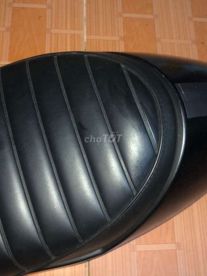 Yên xe caferacer. Mua bán Phụ tùng xe tại Thành phố Huế Thừa Thiên Huế được đăng bởi Nguyễn văn triều kha hình 3