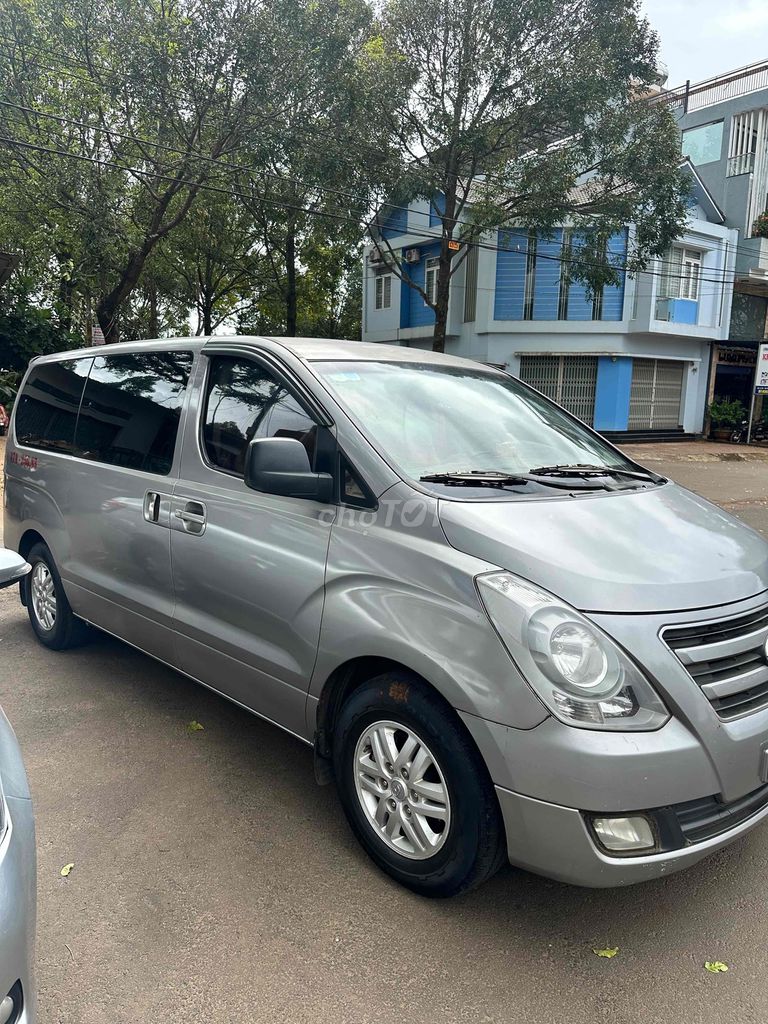 Hyundai Starex 2017 - 186000 km. Mua bán Ô tô tại Thành phố Buôn Ma Thuột Đắk Lắk được đăng bởi SALON ÔTÔ NGỌC ẨN hình 1