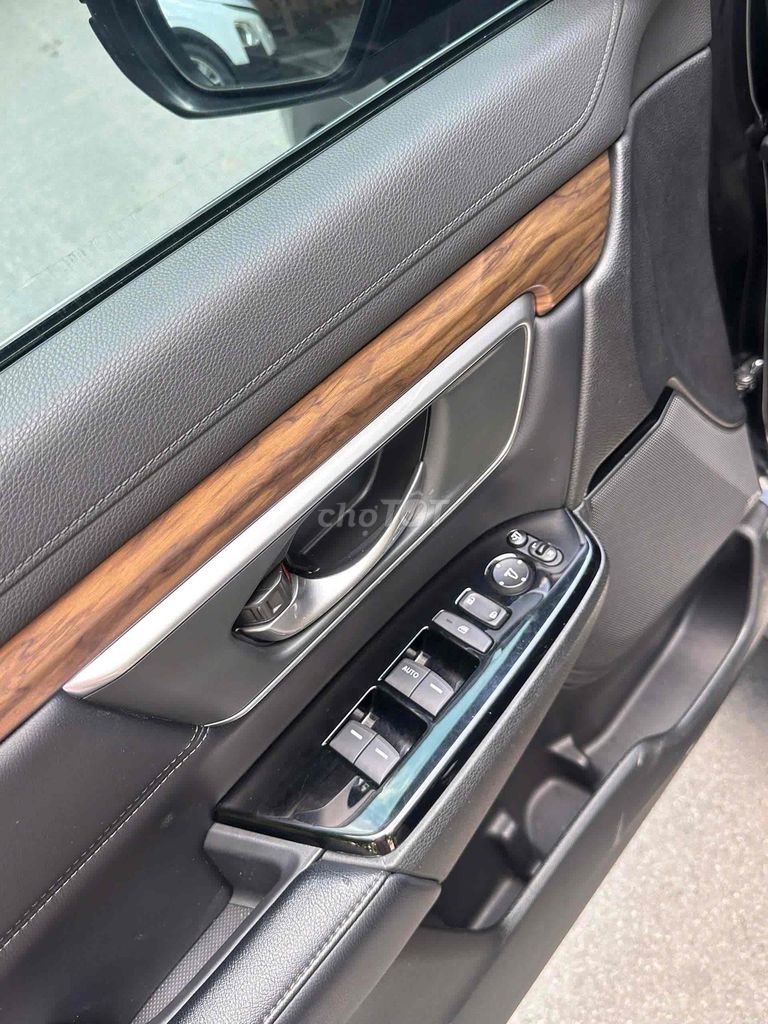 Honda CRV 1.5L sx 2019 màu đen siêu đẹp. Mua bán Ô tô tại Quận Cầu Giấy Hà Nội được đăng bởi Cao Quý hình 17